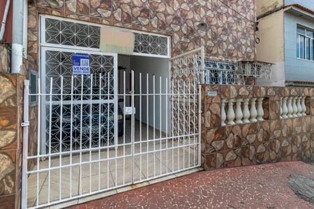 Casa de condomínio à venda com 60m², 2 quartos e 1 vaga Casa de condomínio à venda com 60m², 2 quartos e 1 vagaFachada