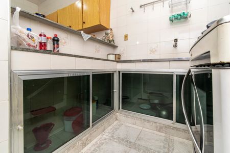 Casa de condomínio à venda com 60m², 2 quartos e 1 vaga Casa de condomínio à venda com 60m², 2 quartos e 1 vagaCozinha - Armários