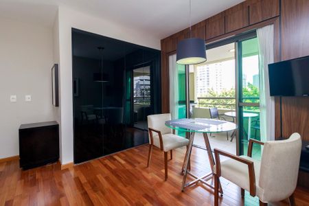 Sala de apartamento para alugar com 1 quarto, 40m² em Brooklin, São Paulo