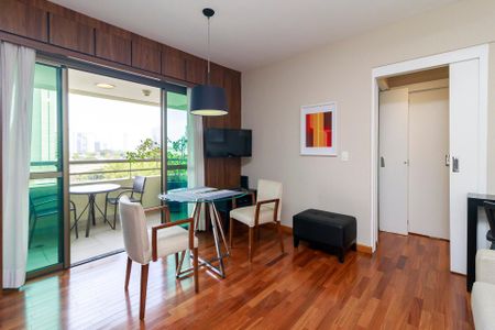 Sala de apartamento para alugar com 1 quarto, 40m² em Brooklin, São Paulo