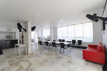 Apartamento para alugar com 60m², 2 quartos e 1 vaga Apartamento para alugar com 60m², 2 quartos e 1 vagaÁrea comum - Salão de festas