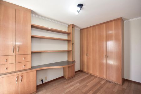 Apartamento para alugar com 160m², 4 quartos e 3 vagasQuarto 2
