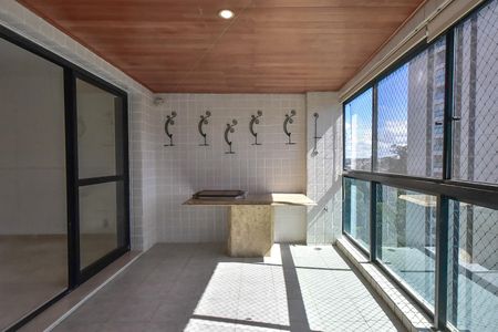 Apartamento para alugar com 160m², 4 quartos e 3 vagasVaranda