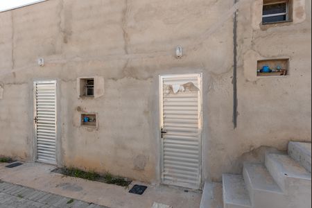 Casa para alugar com 20m², 1 quarto e sem vaga Casa para alugar com 20m², 1 quarto e sem vagaFachada