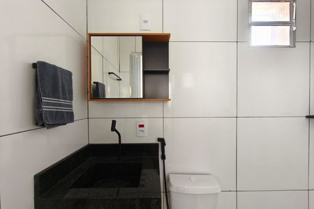 Banheiro Social de casa para alugar com 1 quarto, 20m² em Cidade Satélite Íris, Campinas