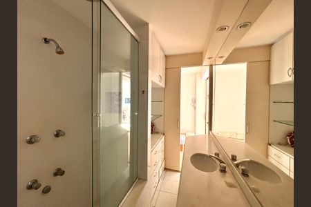 Banheiro da Suíte 1 de apartamento à venda com 2 quartos, 70m² em Ipanema, Rio de Janeiro