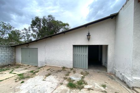 Casa para alugar com 2000m², 3 quartos e 4 vagasÁrea Externa