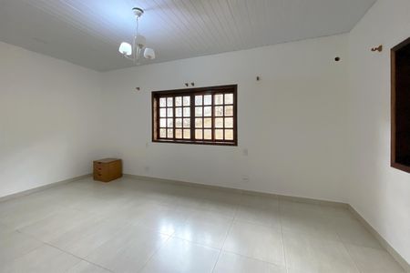 Casa para alugar com 2000m², 3 quartos e 4 vagasSuite
