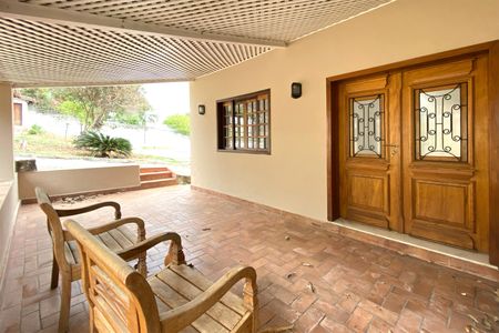 Casa para alugar com 2000m², 3 quartos e 4 vagasÁrea Externa