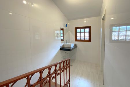 Casa para alugar com 2000m², 3 quartos e 4 vagasBanheiro 2