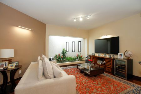 Casa à venda com 272m², 4 quartos e 5 vagasSala de Estar 1