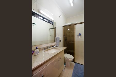 Casa à venda com 272m², 4 quartos e 5 vagasBanheiro da Suíte 4