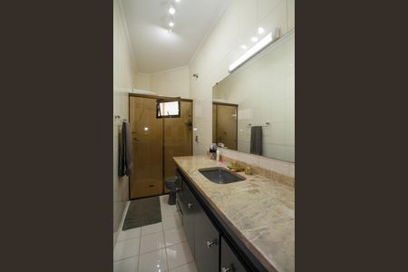 Casa à venda com 272m², 4 quartos e 5 vagasBanheiro da Suíte 3