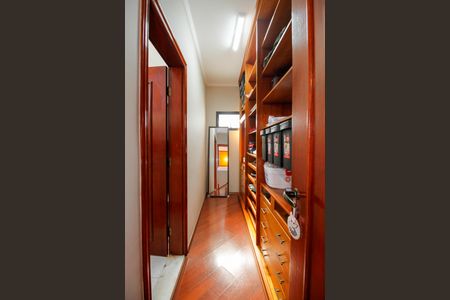 Casa à venda com 272m², 4 quartos e 5 vagasCloset da Suíte 1