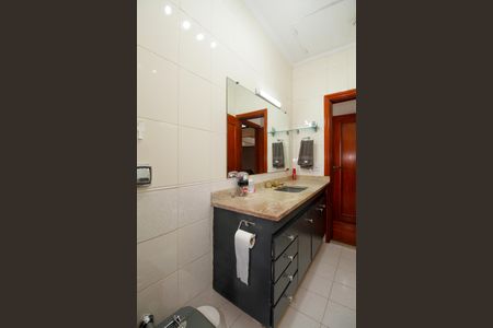 Casa à venda com 272m², 4 quartos e 5 vagasBanheiro da Suíte 3