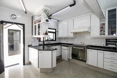 Casa à venda com 272m², 4 quartos e 5 vagasCozinha e Copa