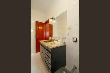 Casa à venda com 272m², 4 quartos e 5 vagasBanheiro da Suíte 2