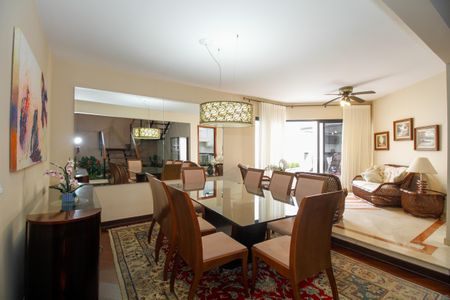 Casa à venda com 272m², 4 quartos e 5 vagasSala de Jantar