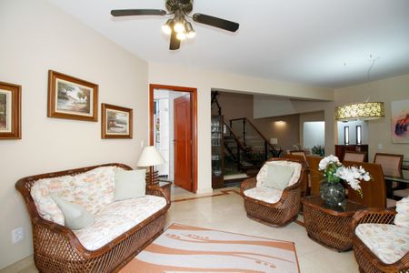 Casa à venda com 272m², 4 quartos e 5 vagasSala de Estar 2