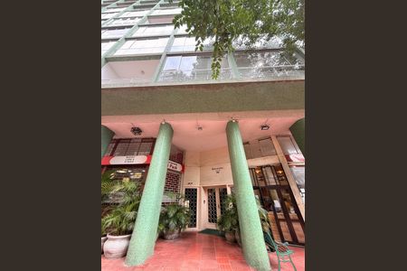 Apartamento à venda com 100m², 2 quartos e sem vaga Apartamento à venda com 100m², 2 quartos e sem vagaFachada