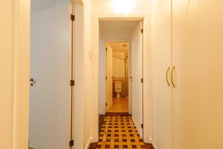 Sala de apartamento à venda com 2 quartos, 100m² em Independência, Porto Alegre