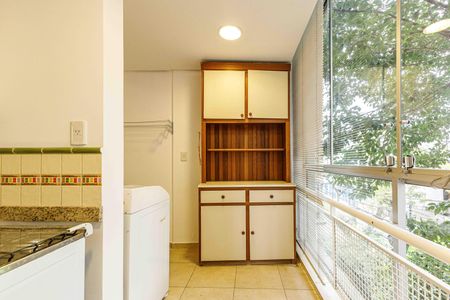 Apartamento à venda com 100m², 2 quartos e sem vaga Apartamento à venda com 100m², 2 quartos e sem vagaCozinha