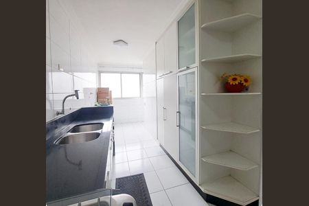 Cozinha de apartamento à venda com 3 quartos, 90m² em Vila Yara, Osasco