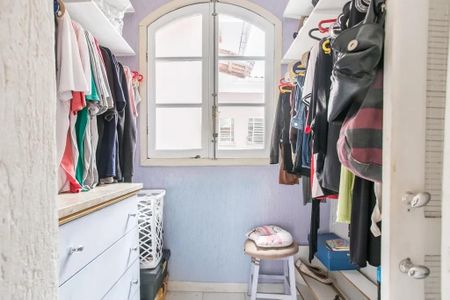 Casa de condomínio à venda com 238m², 6 quartos e 5 vagasCloset da suíte 1