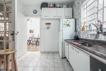 Casa de condomínio à venda com 238m², 6 quartos e 5 vagasCozinha 