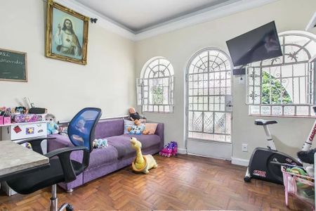 Casa de condomínio à venda com 238m², 6 quartos e 5 vagasSala
