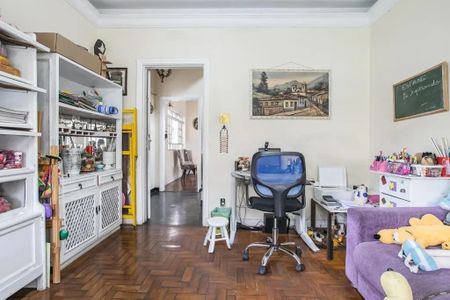 Casa de condomínio à venda com 238m², 6 quartos e 5 vagasSala