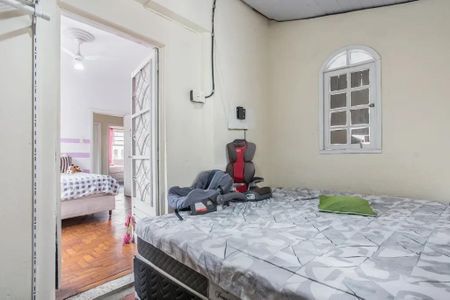 Casa de condomínio à venda com 238m², 6 quartos e 5 vagasQuarto 1