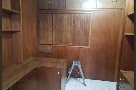 Casa à venda com 3 quartos, 200m² em Vila Santo Estefano, São Paulo