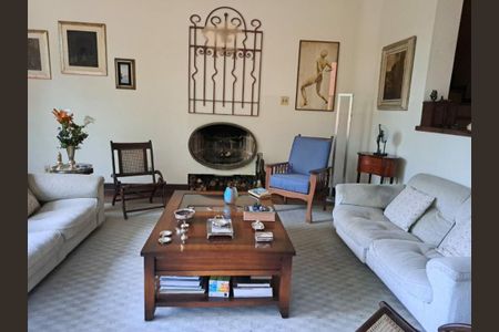 Casa à venda com 4 quartos, 362m² em Parque Maria Domitila, São Paulo