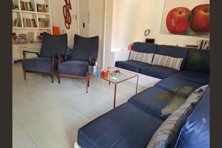 Casa à venda com 4 quartos, 362m² em Parque Maria Domitila, São Paulo