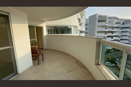 Apartamento para alugar com 100m², 3 quartos e 1 vaga Apartamento para alugar com 100m², 3 quartos e 1 vagaVaranda