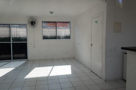 Apartamento para alugar com 45m², 2 quartos e 1 vagaÁrea comum - Salão de festas