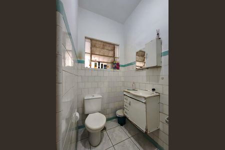 Casa à venda com 129m², 4 quartos e 4 vagasEdícula - Banheiro social