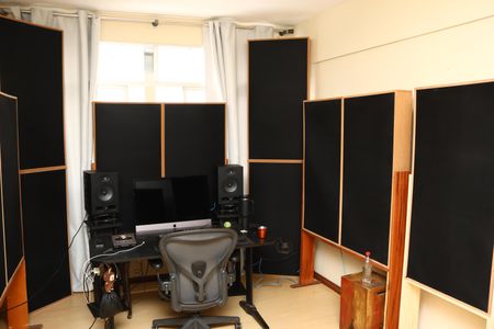 Sala de apartamento à venda com 2 quartos, 70m² em Funcionários, Belo Horizonte