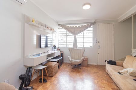 Sala de casa de condomínio para alugar com 2 quartos, 150m² em Vila Mariana, São Paulo