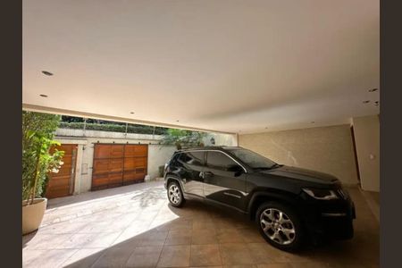 Casa à venda com 353m², 5 quartos e 5 vagasFoto 02