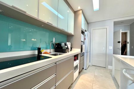 Apartamento para alugar com 74m², 2 quartos e 2 vagasCozinha