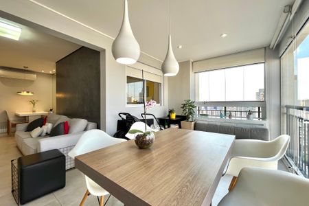 Apartamento para alugar com 74m², 2 quartos e 2 vagasVaranda