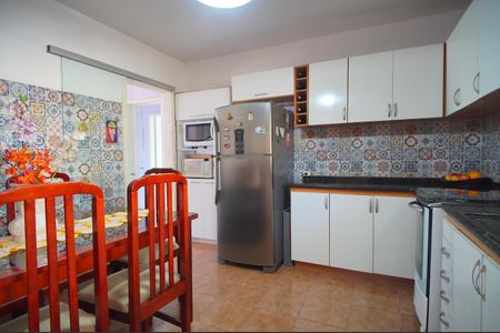 Casa à venda com 837m², 3 quartos e 2 vagasCozinha