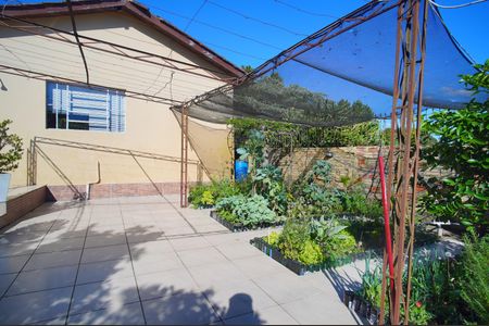 Casa à venda com 837m², 3 quartos e 2 vagasHorta