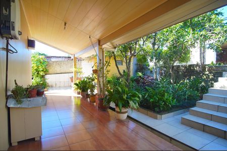 Casa à venda com 837m², 3 quartos e 2 vagasQuintal