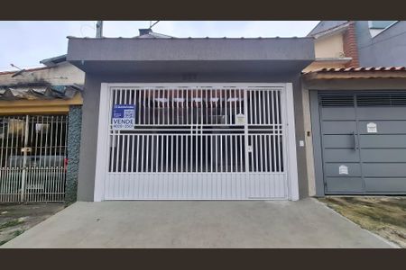 Casa à venda com 100m², 2 quartos e 3 vagas Casa à venda com 100m², 2 quartos e 3 vagasFachada