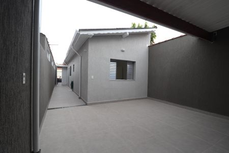 Casa à venda com 100m², 2 quartos e 3 vagasQuintal