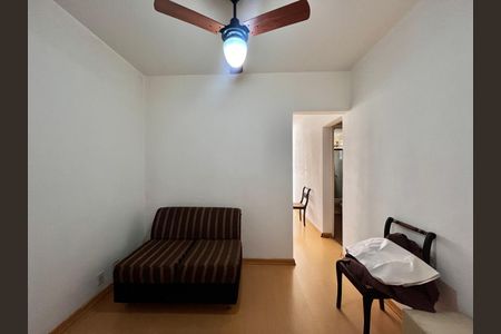 Apartamento à venda com 48m², 1 quarto e sem vagaSala