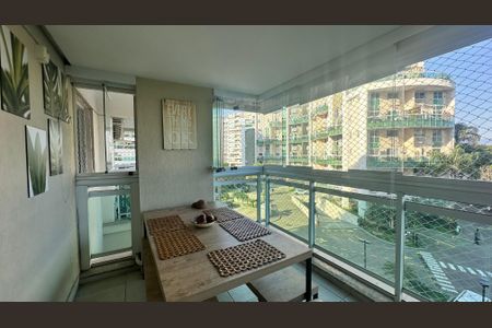 Apartamento à venda com 78m², 2 quartos e 1 vagaVaranda